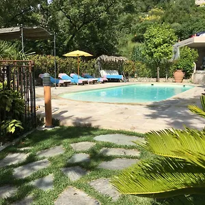  Hébergement de vacances La Romarine